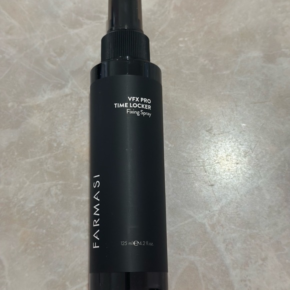 Farmasi Other - Farmasi Black Setting Spray Finish